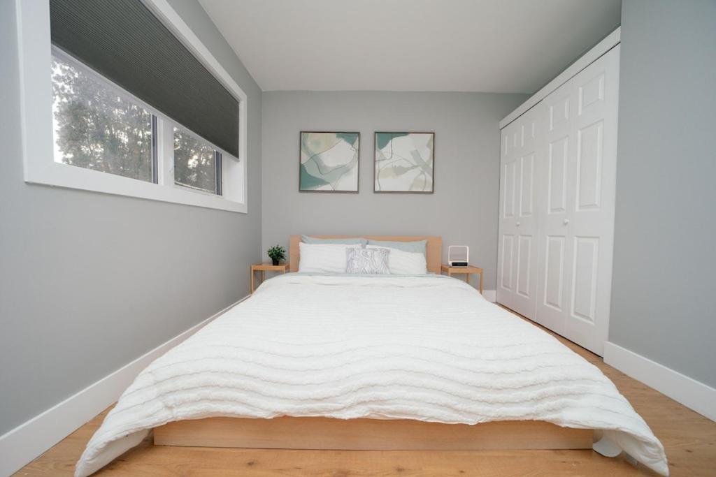 Cozy 3 Bedroom Contemporary Home With Free Parking إيدمونتون المظهر الخارجي الصورة